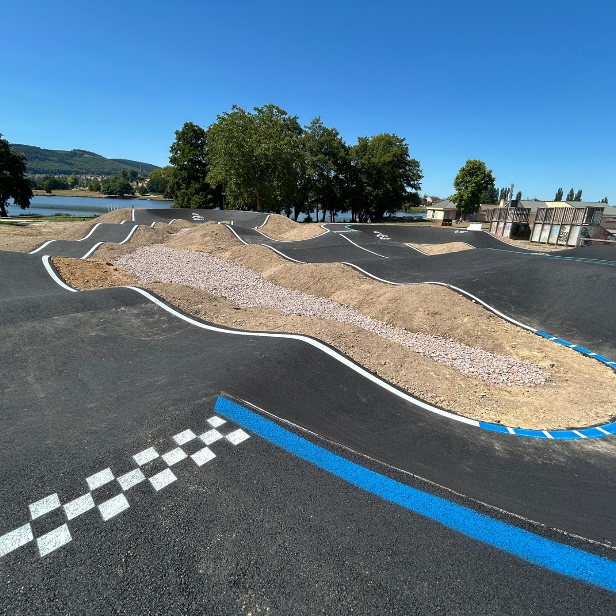 PUMPTRACK - RÉALISATION SKATEPARK SERVICE CONSEIL